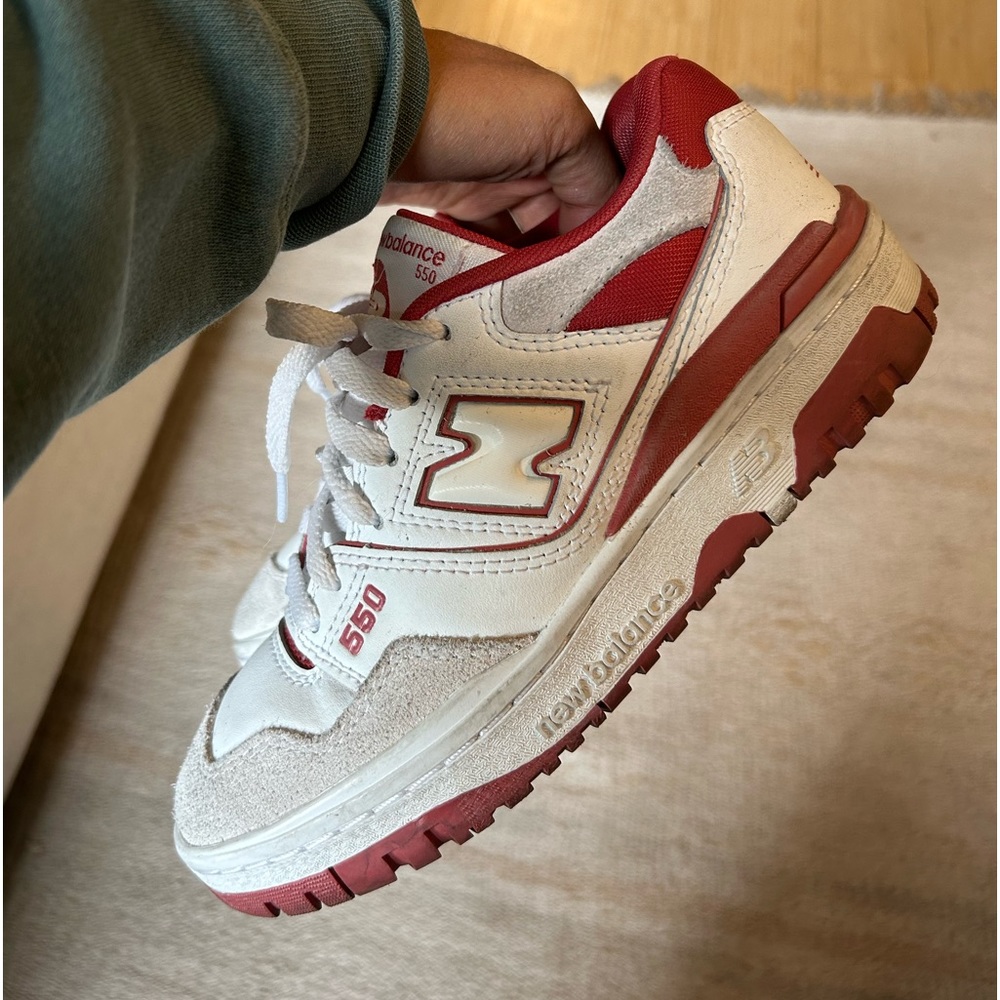 New Balance 550 - Kids Size 4/ Women’s 6.5